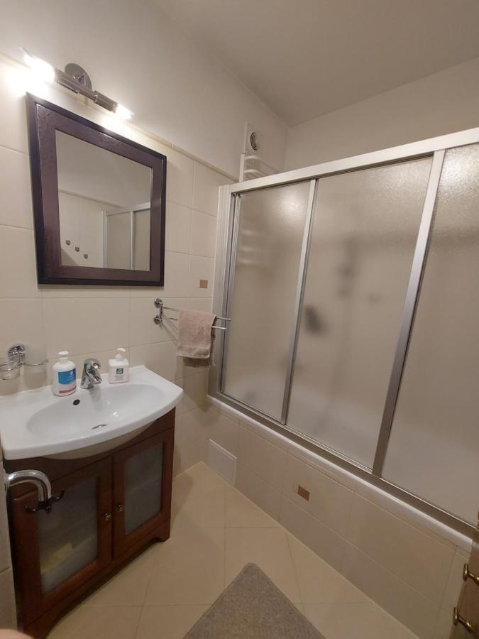 Wygodny Przestronny Apartament Janowskie Blonia Rumia Luaran gambar