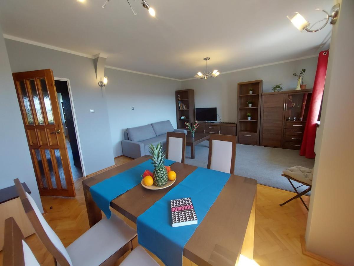 Wygodny Przestronny Apartament Janowskie Blonia Rumia Luaran gambar