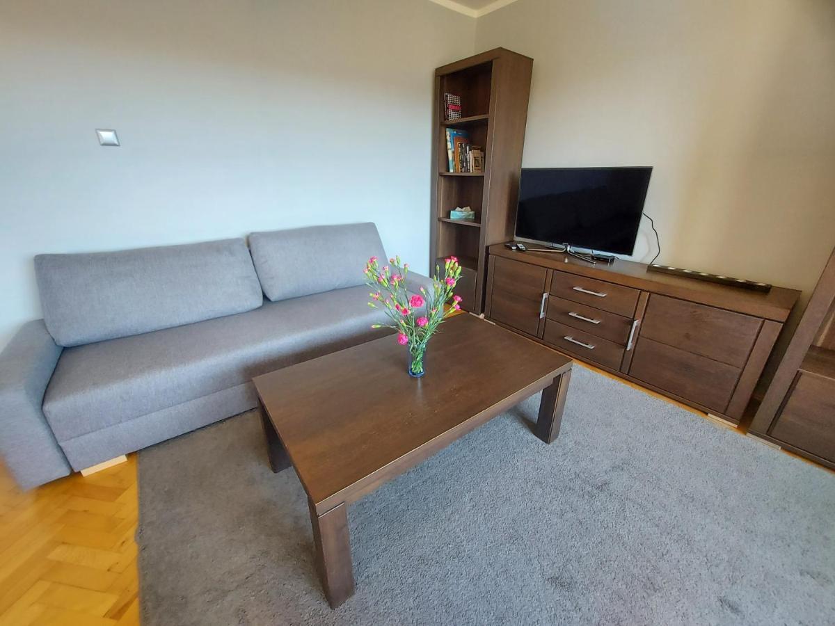 Wygodny Przestronny Apartament Janowskie Blonia Rumia Luaran gambar