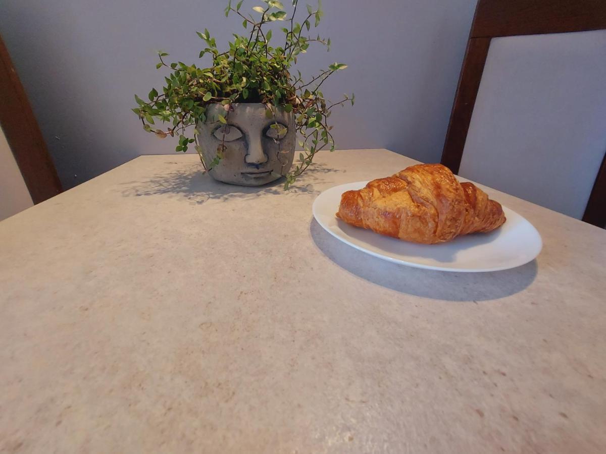 Wygodny Przestronny Apartament Janowskie Blonia Rumia Luaran gambar
