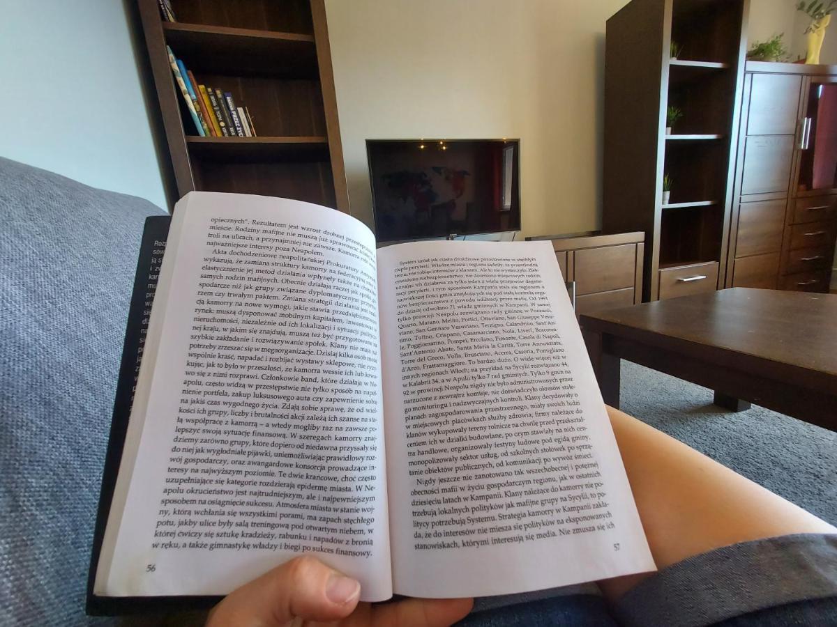 Wygodny Przestronny Apartament Janowskie Blonia Rumia Luaran gambar